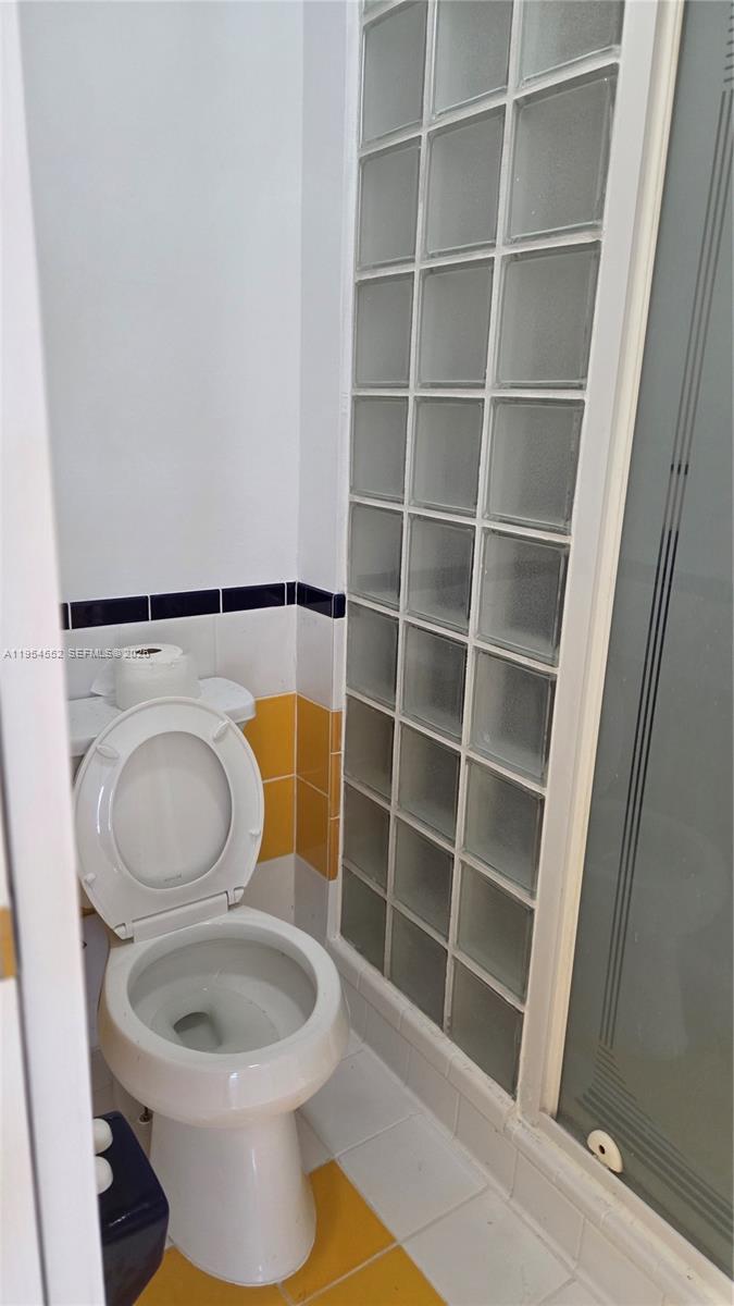 HOLLYWOOD GOLF ESTATES SE - Residential