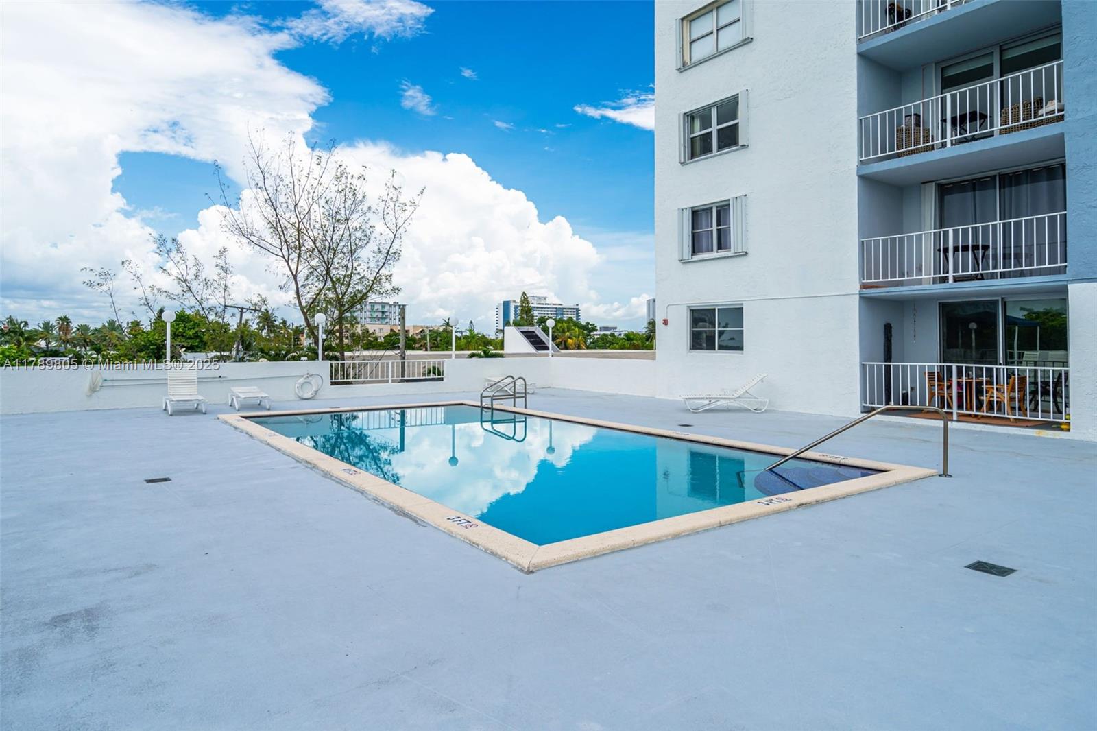 STANTON HOUSE CONDO - Residential