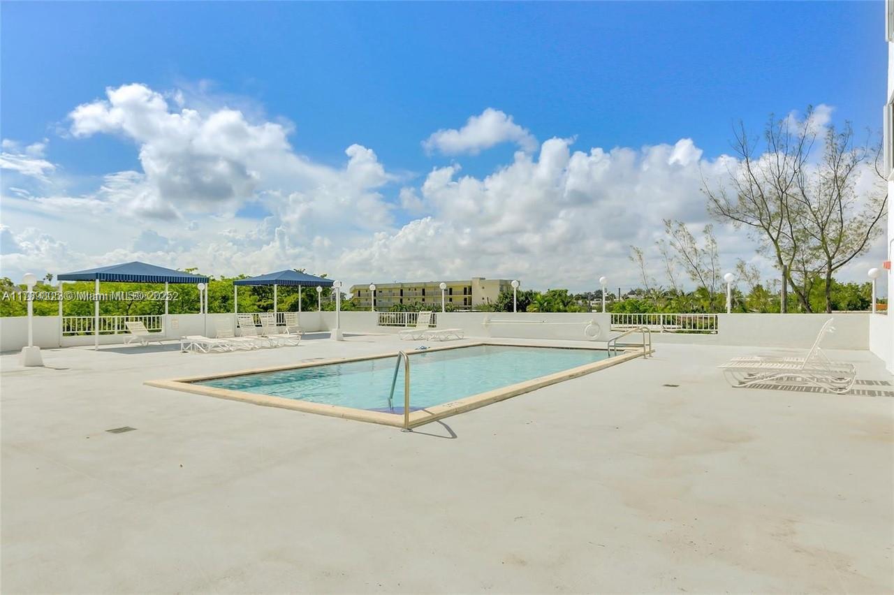 STANTON HOUSE CONDO - Residential