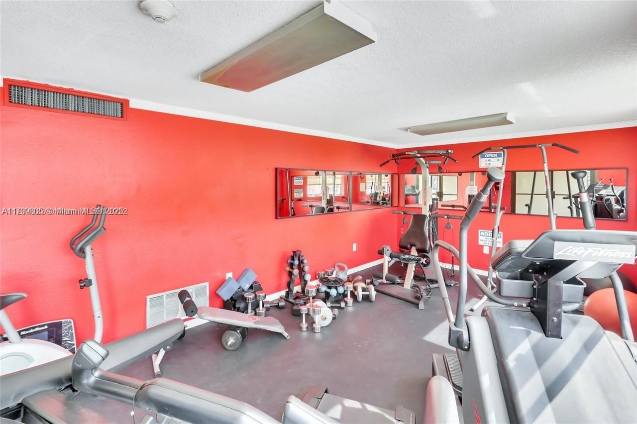 STANTON HOUSE CONDO - Residential