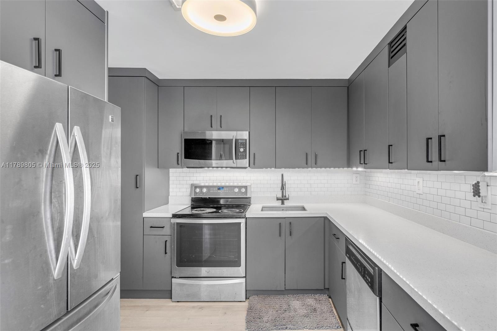 Property for Sale at 6900 Bay Dr 11F, Miami Beach, Miami-Dade County, Florida - Bedrooms: 1 
Bathrooms: 2  - $528,000