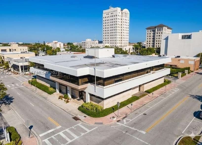 283 Catalonia Ave 200