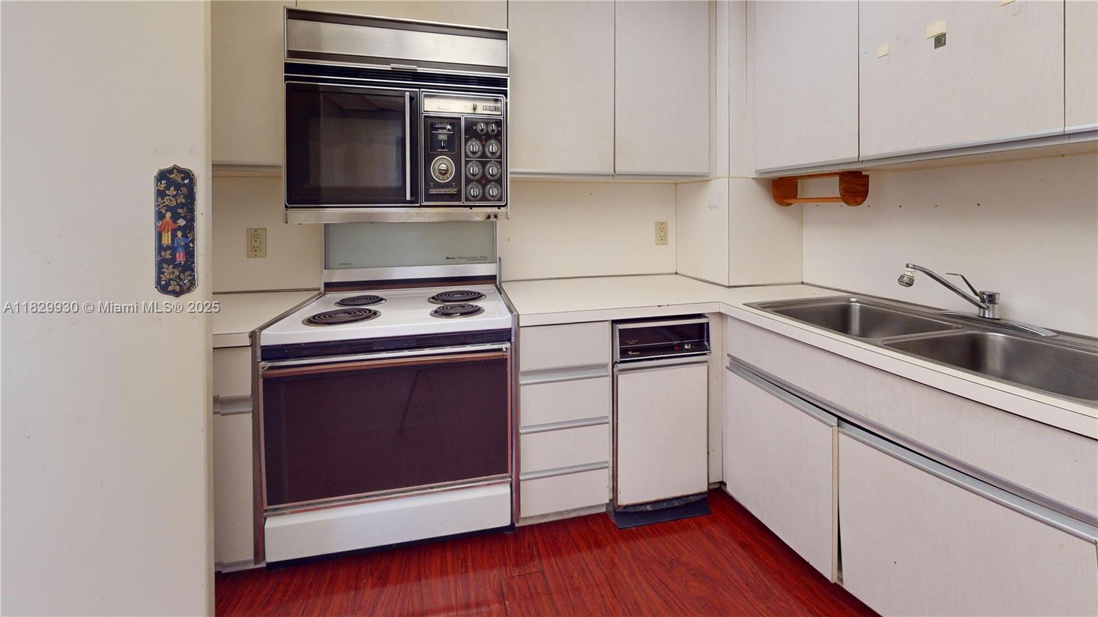 JOCKEY CLUB III CONDO - Residential