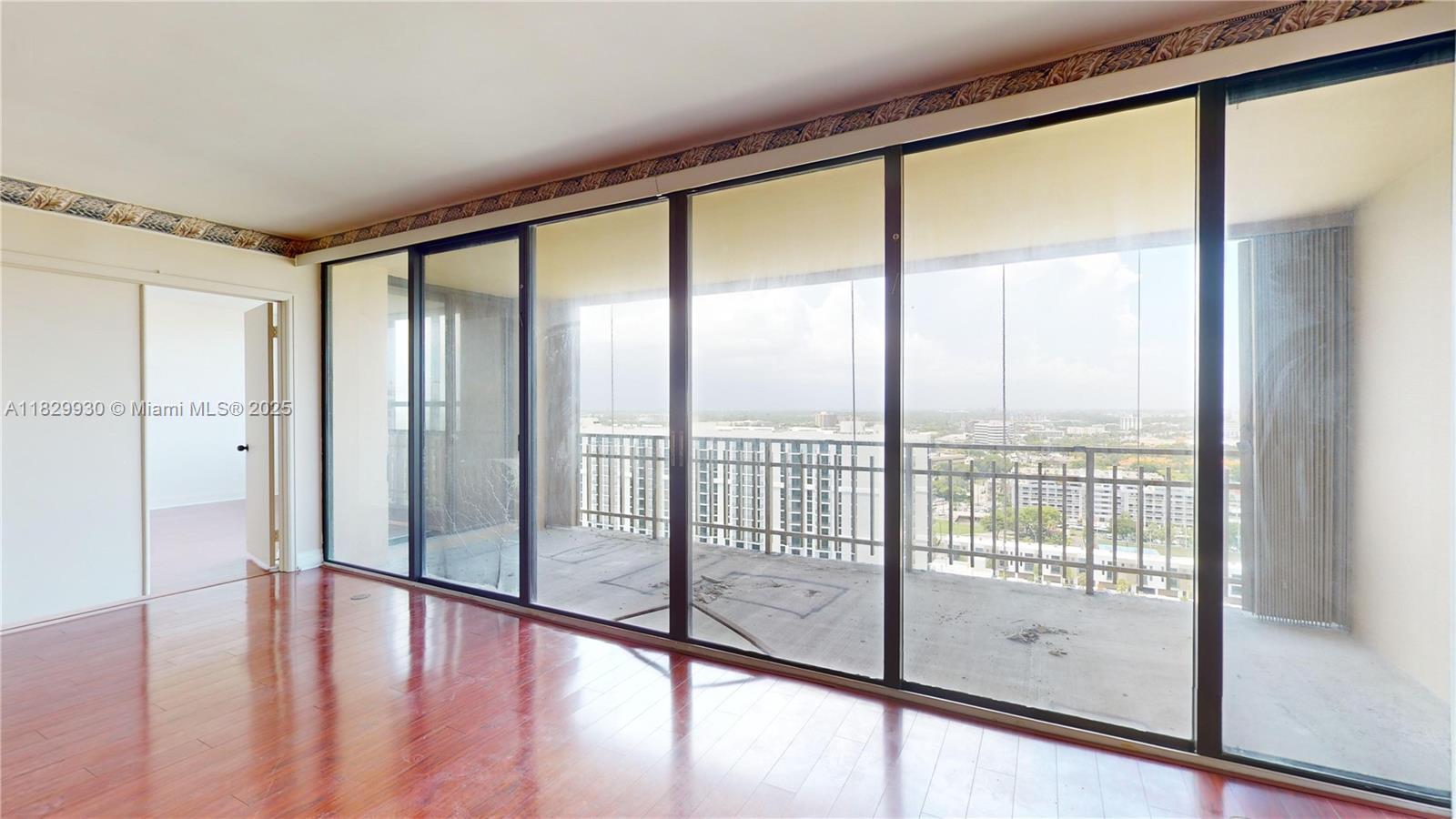 11113 Biscayne Blvd 2056