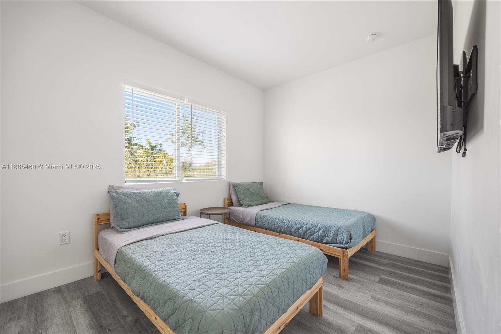 FOSTER HOMESITES - Residential Income