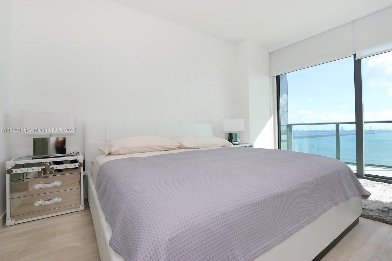 ICON BAY CONDO - Residential Lease