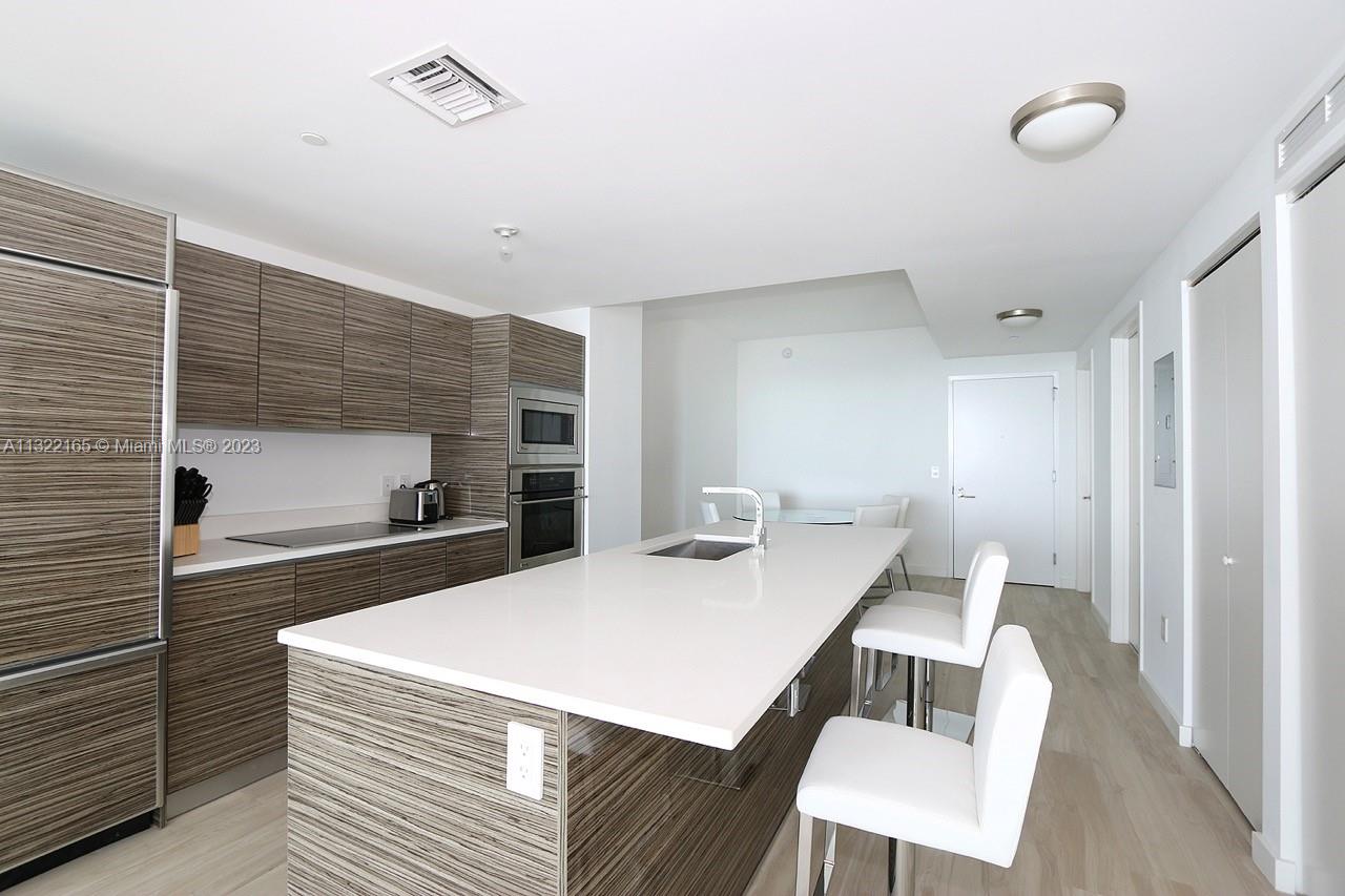 ICON BAY CONDO - Residential Lease