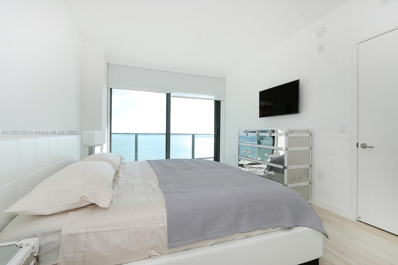 ICON BAY CONDO - Residential Lease