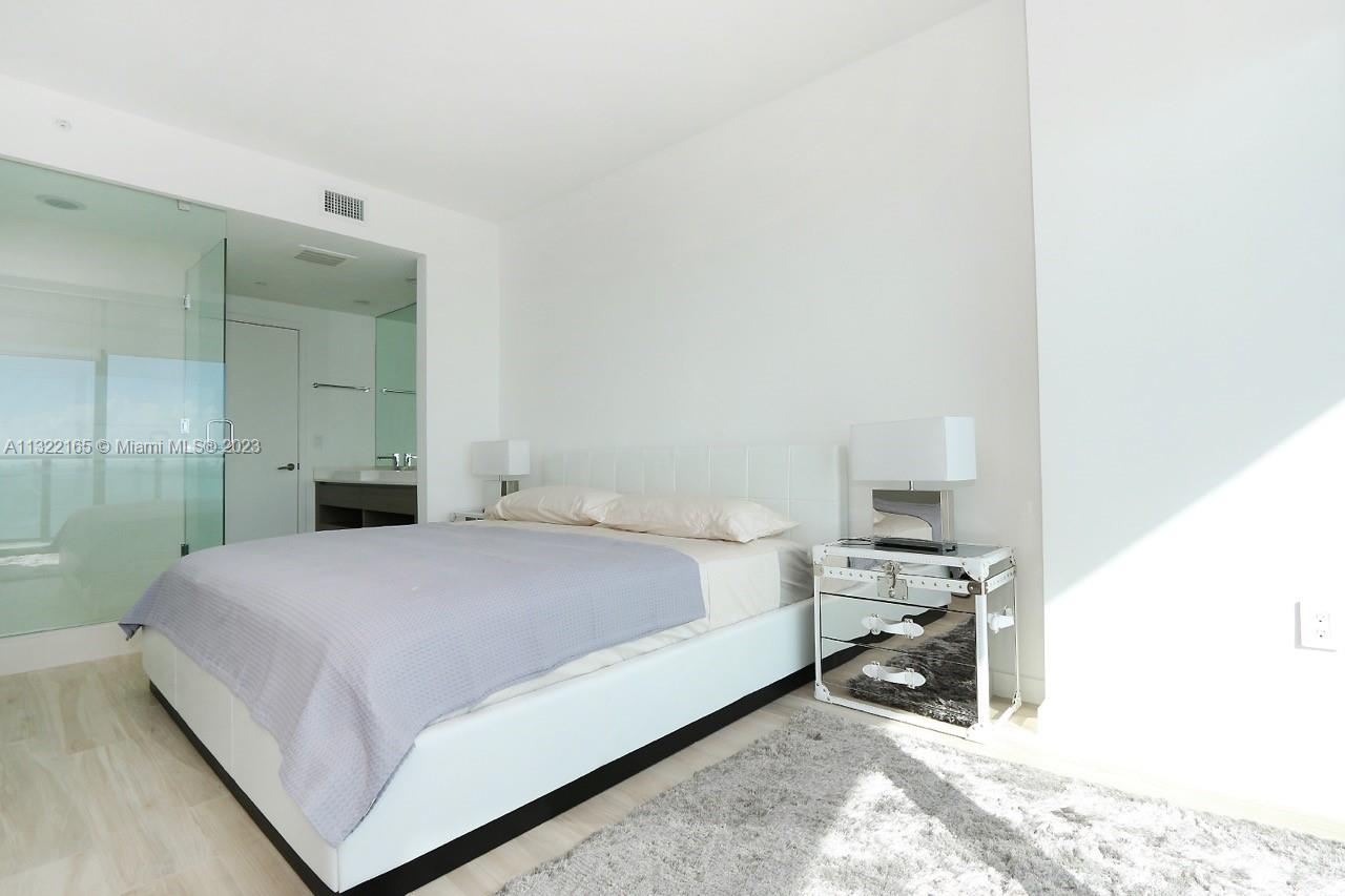 ICON BAY CONDO - Residential Lease