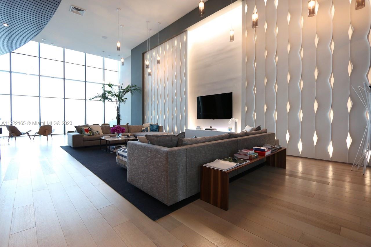 ICON BAY CONDO - Residential Lease