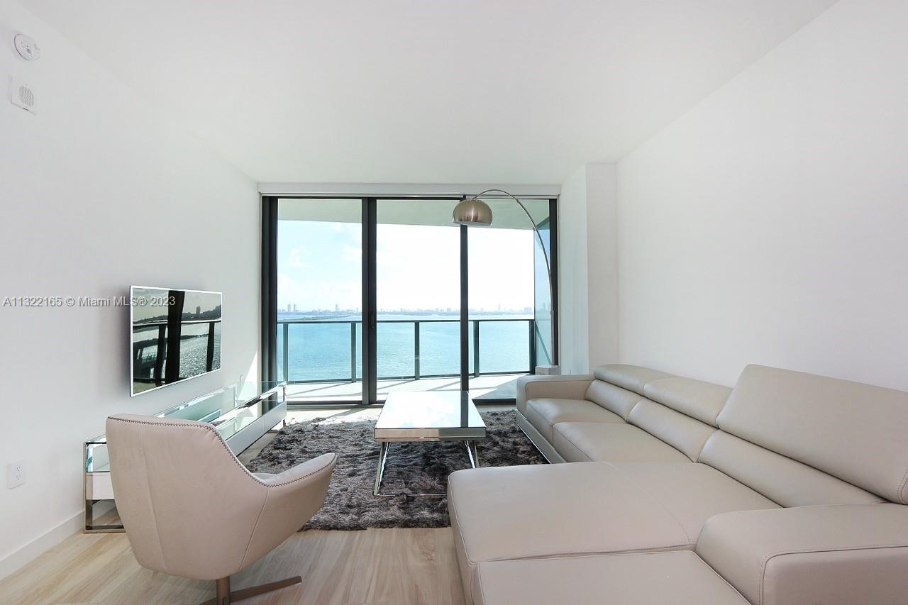 ICON BAY CONDO - Residential Lease