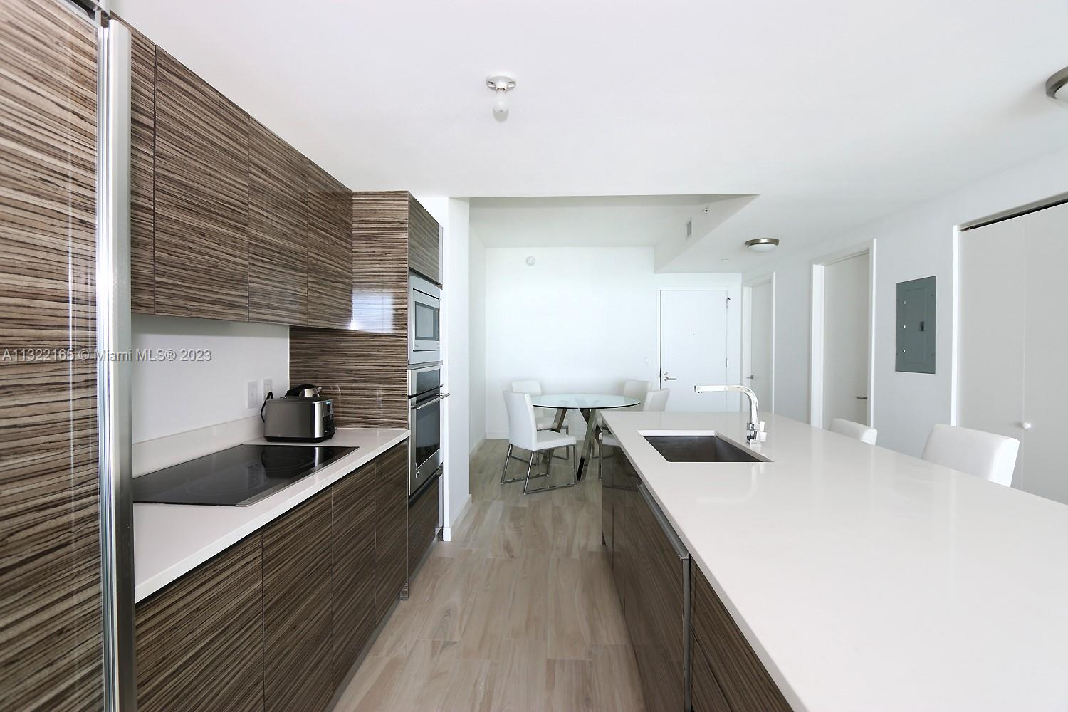 ICON BAY CONDO - Residential Lease