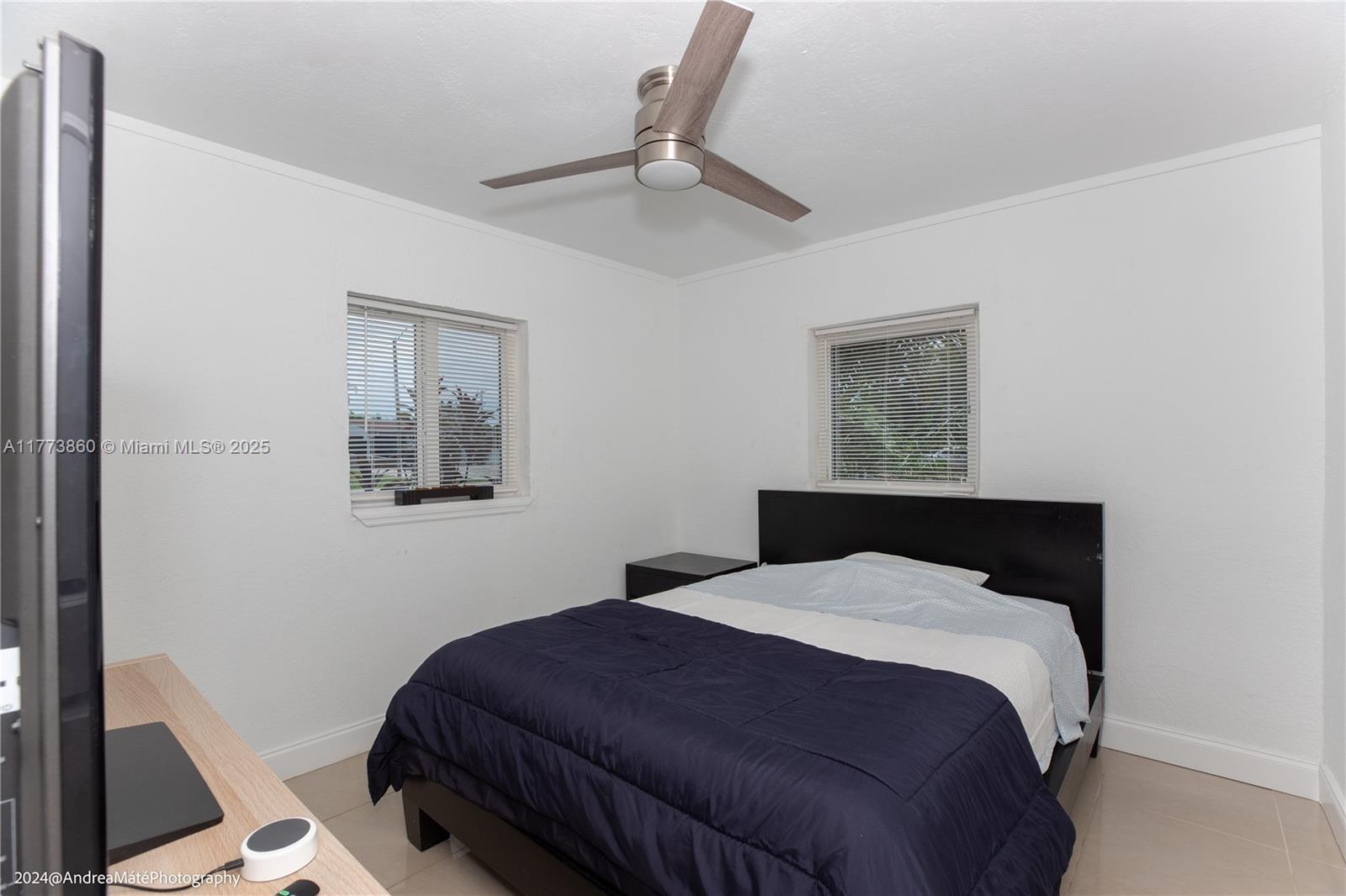5901 Ne 4th Ave 1, Oakland Park, Miami-Dade County, Florida - 1 Bedrooms  
1 Bathrooms - 