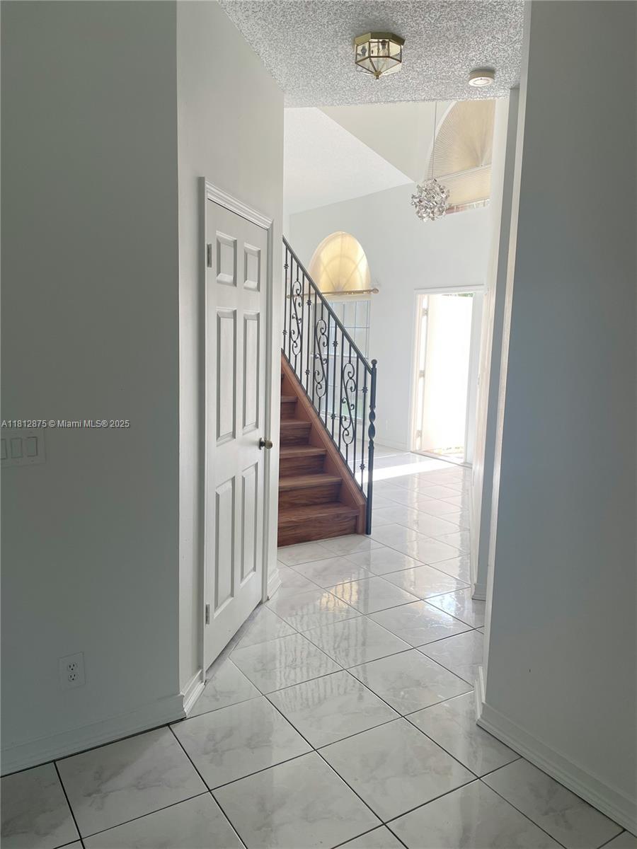 CHAPEL LAKE ESTATES - Residential Lease