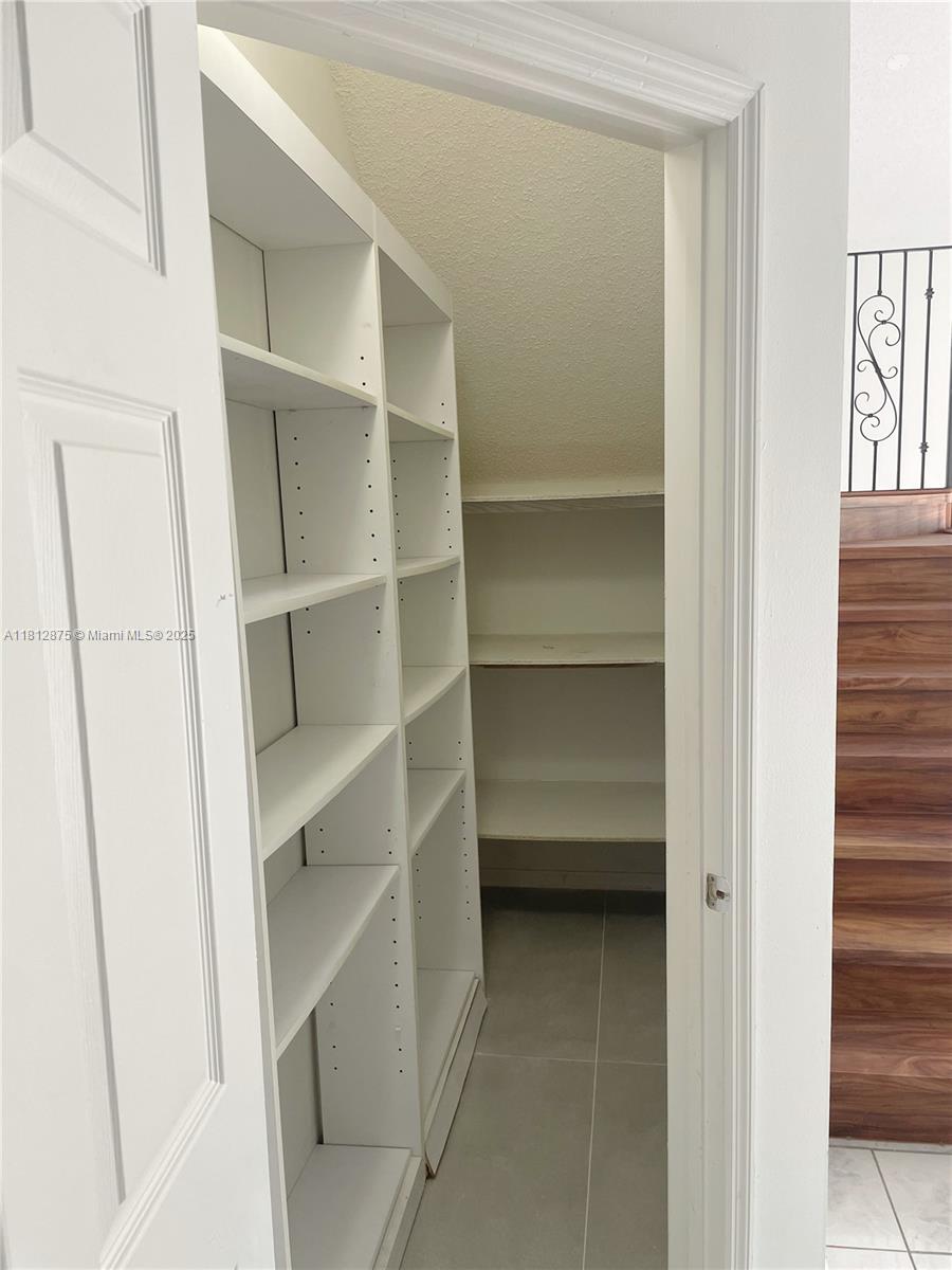 CHAPEL LAKE ESTATES - Residential Lease
