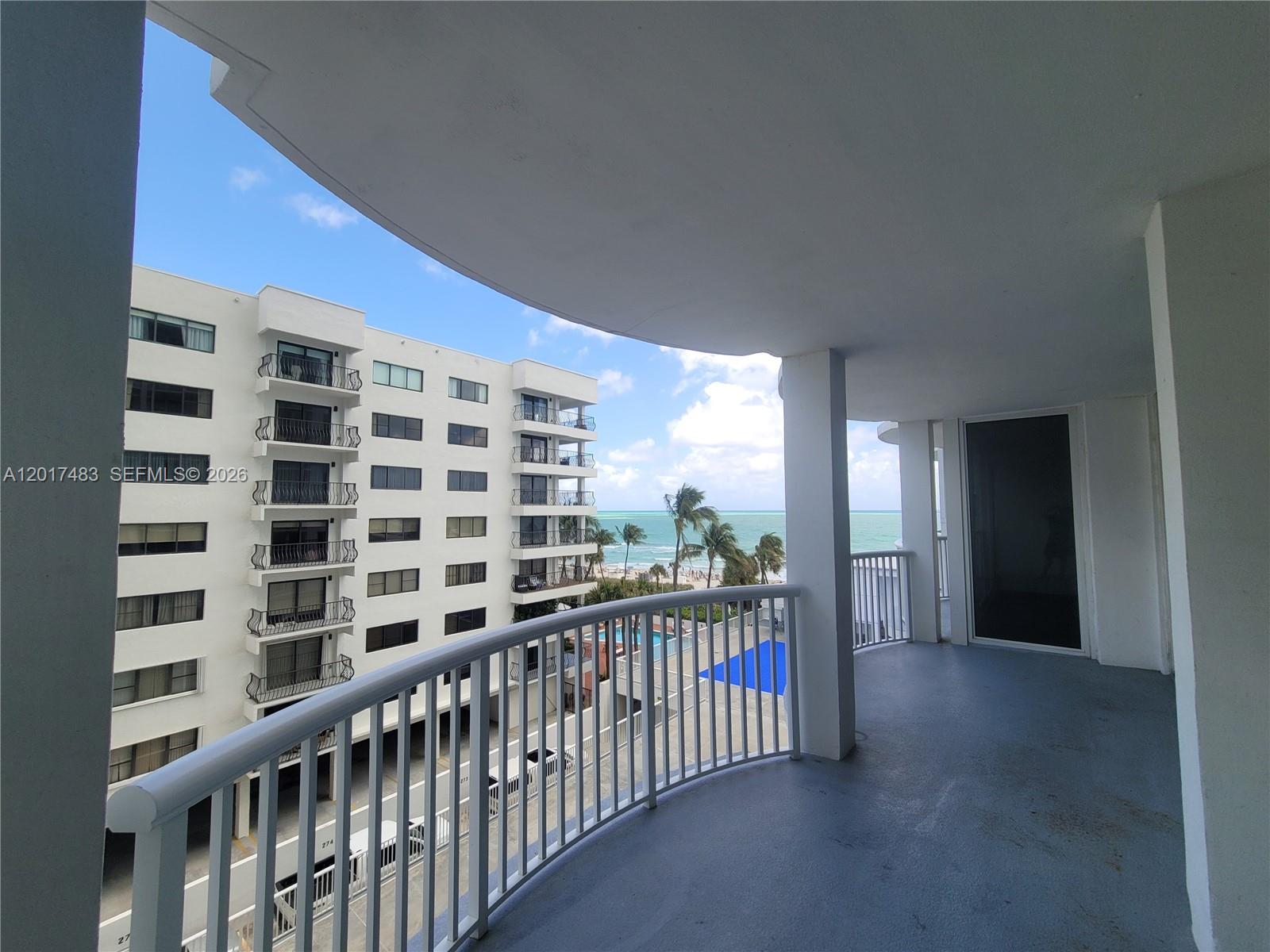 5401 Collins Ave 307