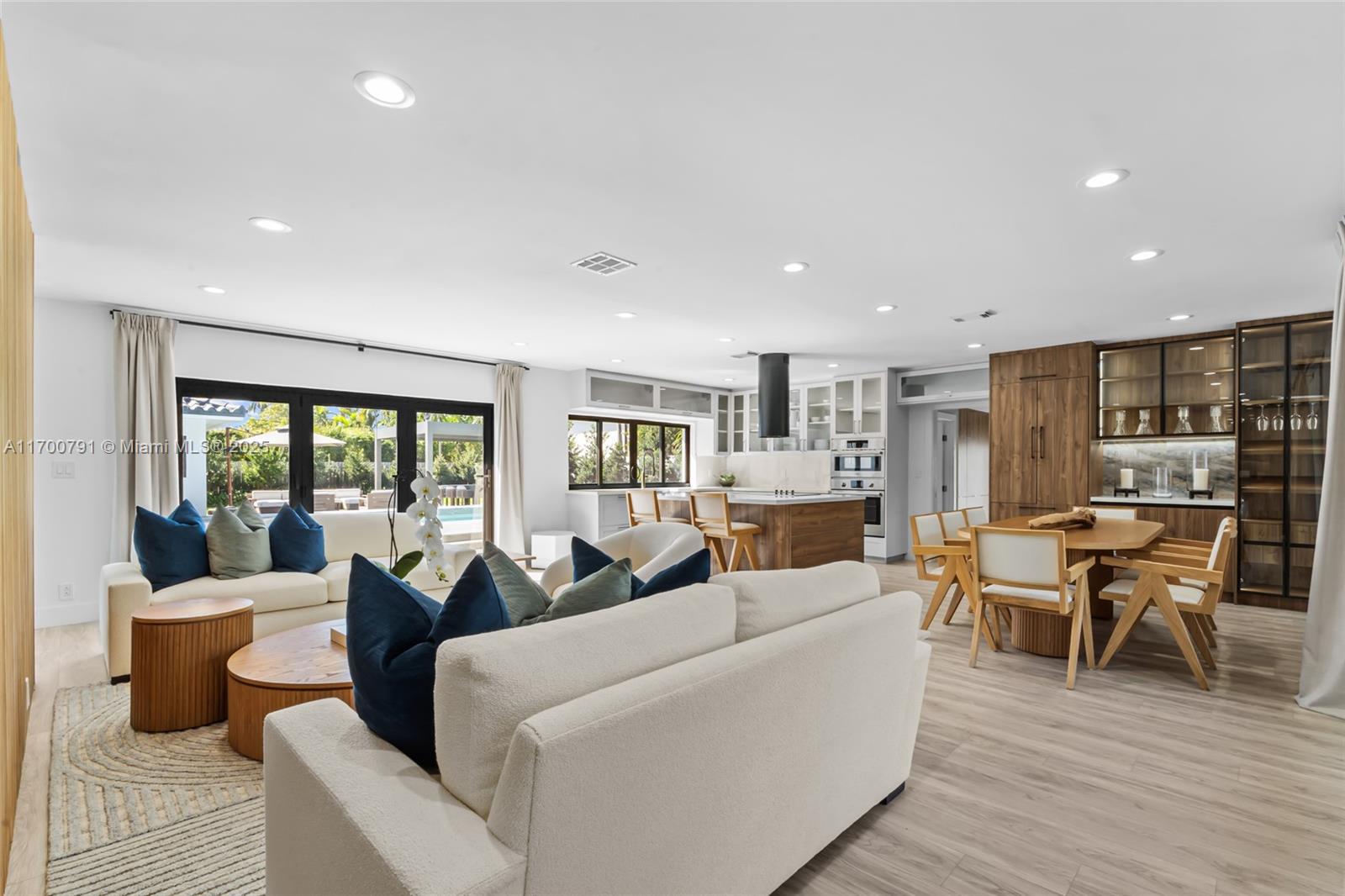 HIBISCUS ISLAND - Residential Lease