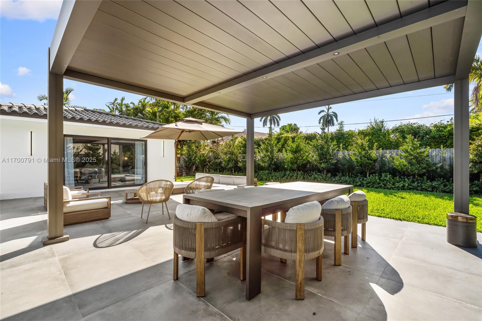 HIBISCUS ISLAND - Residential Lease