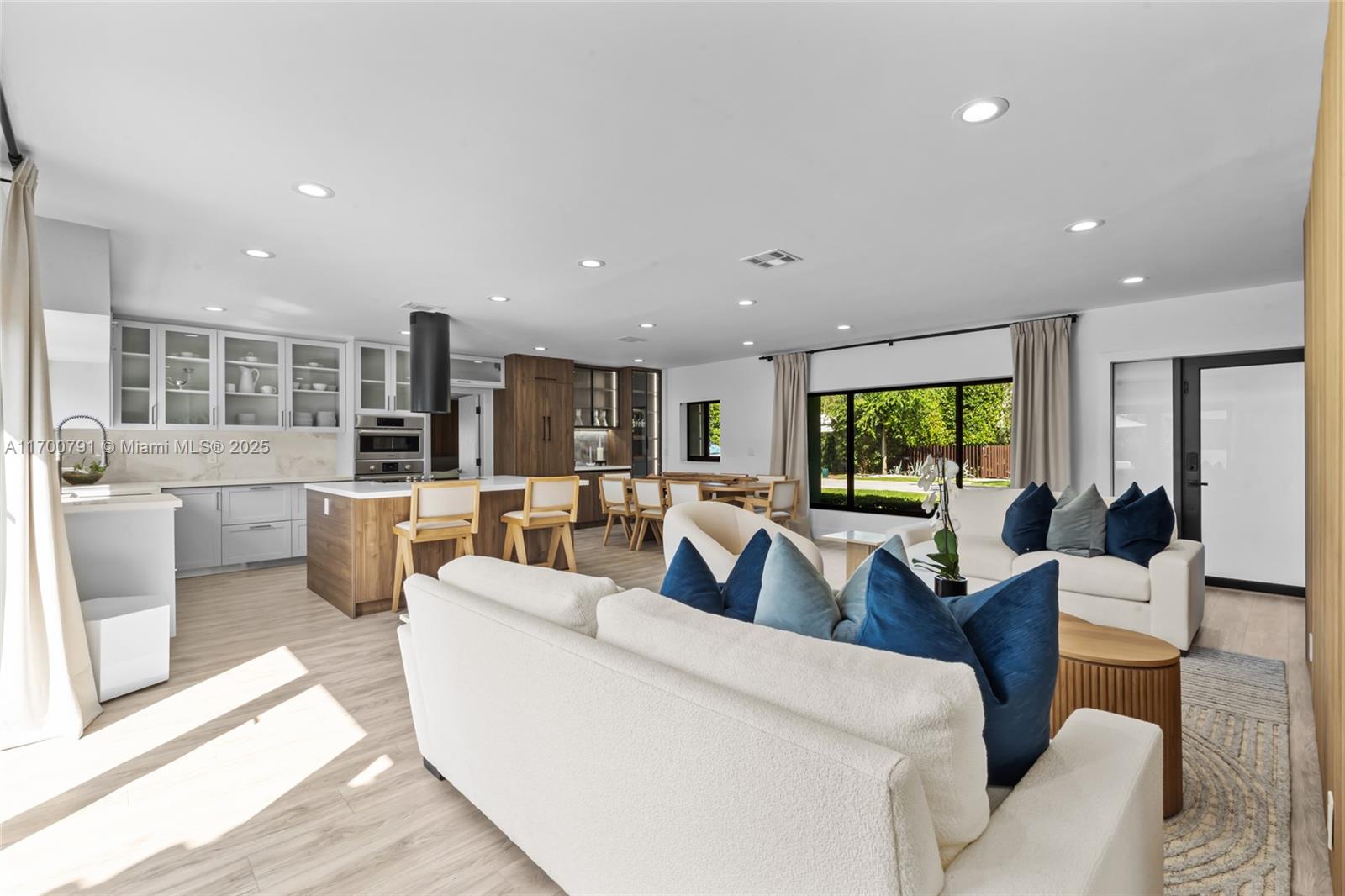 HIBISCUS ISLAND - Residential Lease