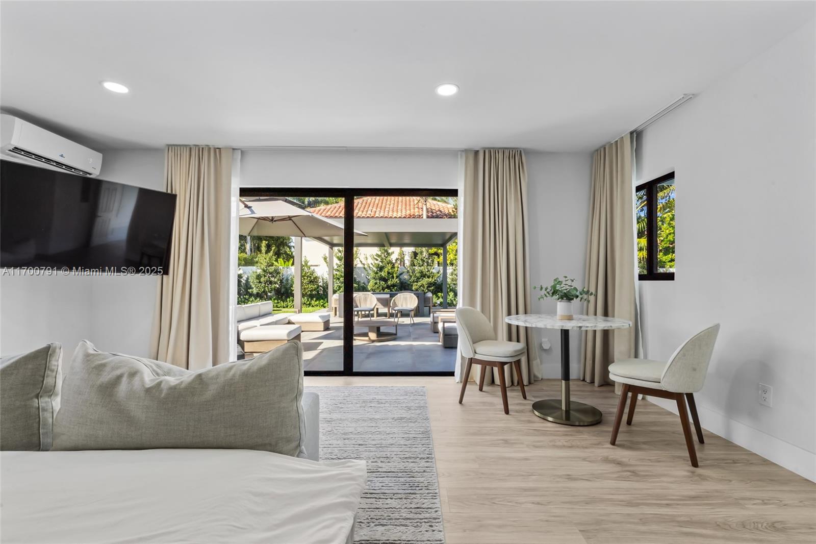 HIBISCUS ISLAND - Residential Lease