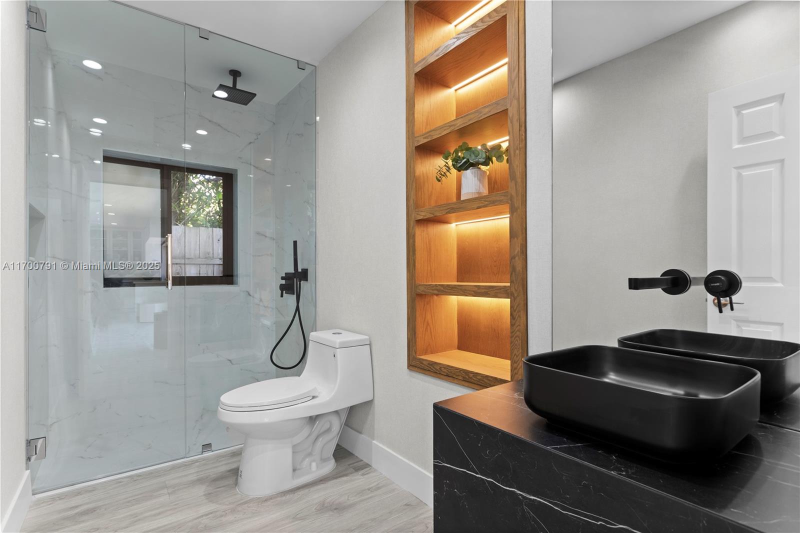 HIBISCUS ISLAND - Residential Lease