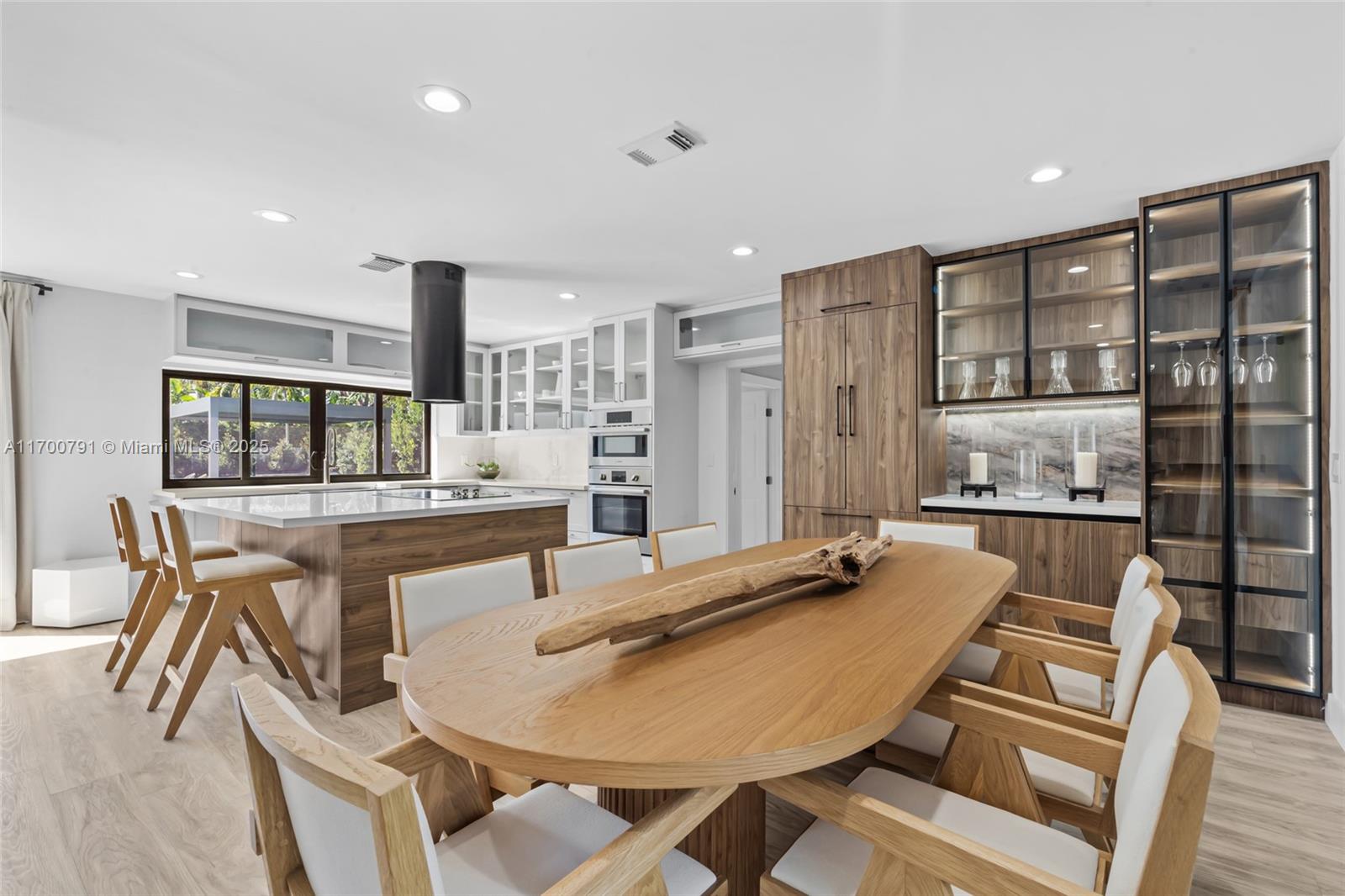 HIBISCUS ISLAND - Residential Lease