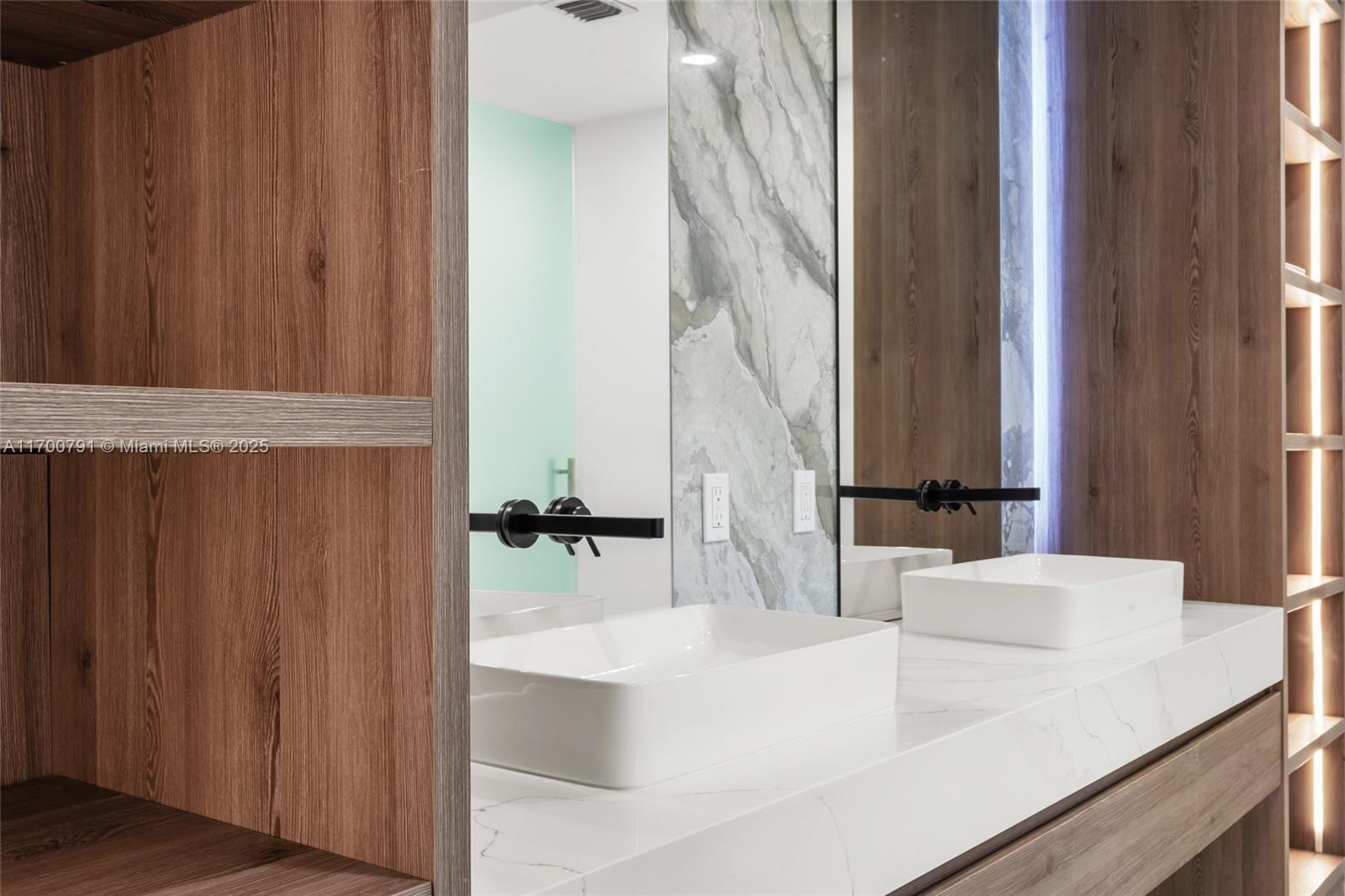 HIBISCUS ISLAND - Residential Lease