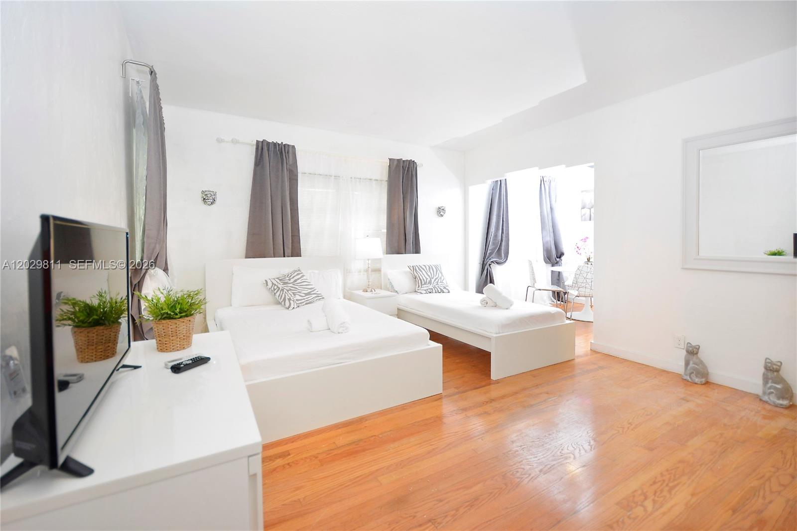 1021 Euclid Ave 1