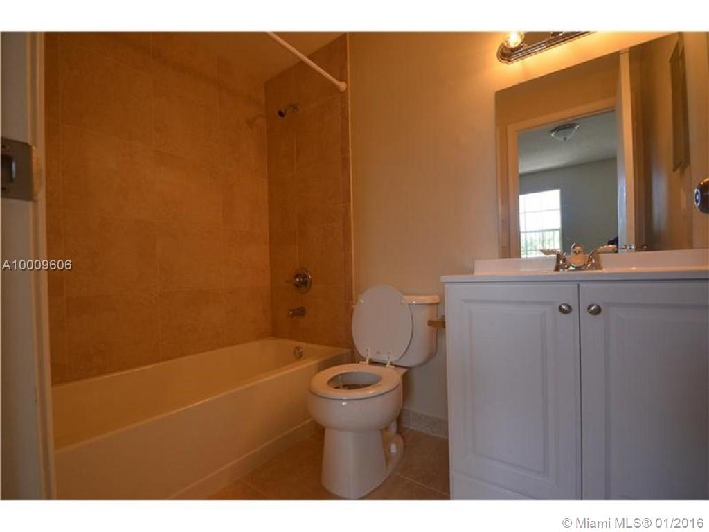 Bonaventure 82-43 B - Residential Lease