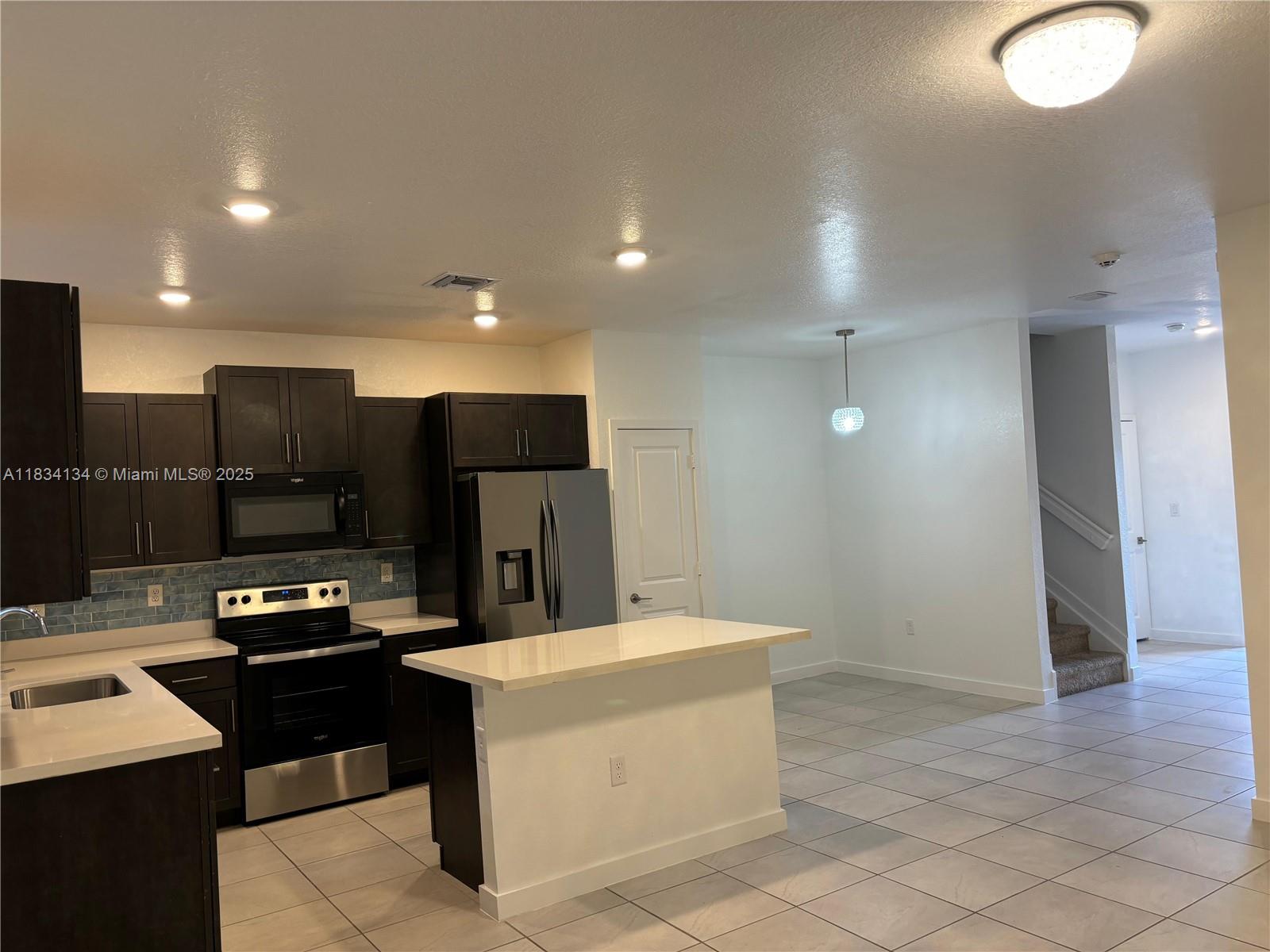 Priced to Sell! Rarely available 4 bed, 3 bath waterfront townhome at The Towns of Seascape, built in 2021. Enjoy peaceful lake views, abundant natural light, and an open layout perfect for entertaining. Features include a bedroom and full bath downstairs, and kitchen equipped with quartz countertops, stainless steel appliances, pantry, and island with seating area. Step out to a fenced patio overlooking the lake. Community offers a pool, dog park, playground, and fitness stations. 2 assigned parking spaces + guest parking.
Open to all reasonable offers - don’t miss out!