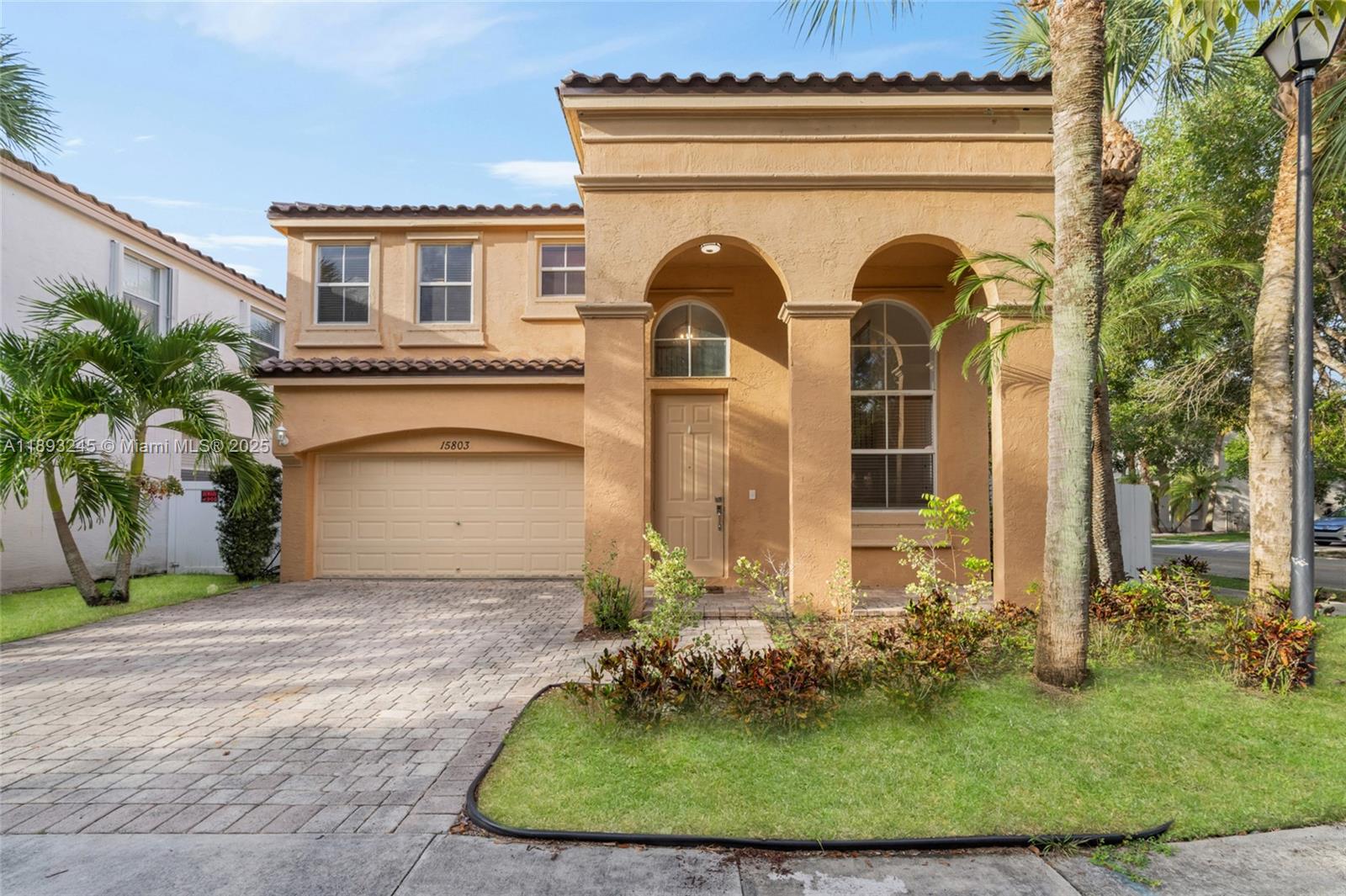 RIVIERA ISLES III - Residential