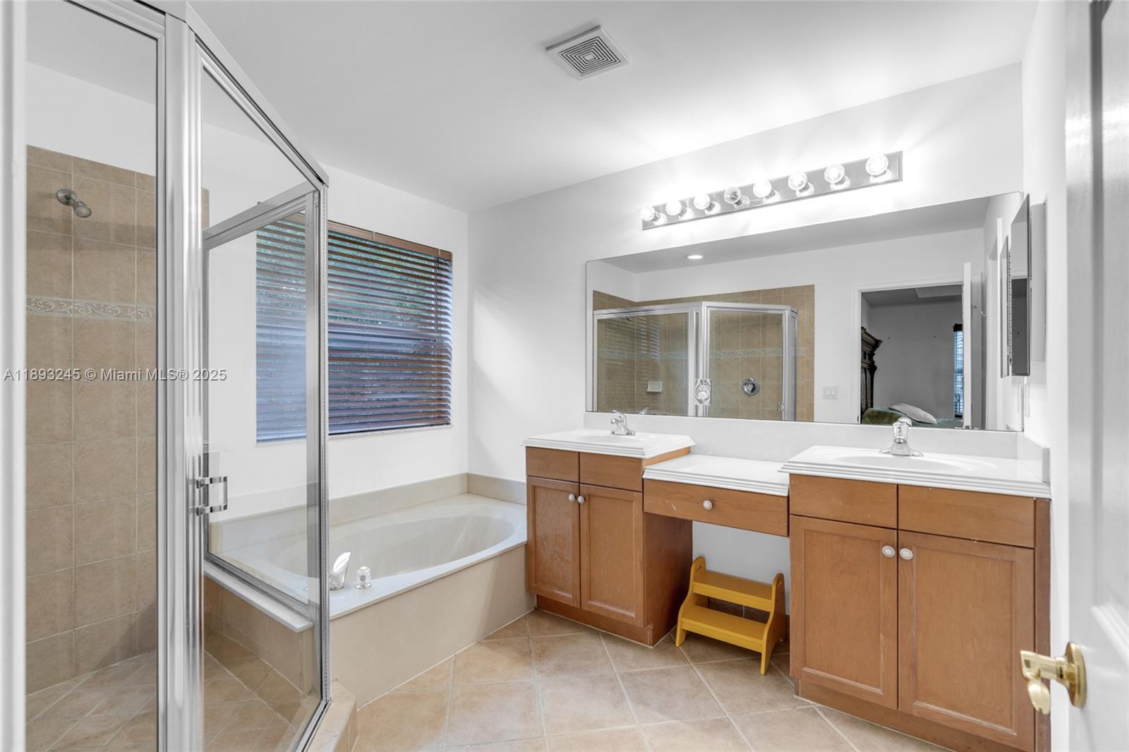 RIVIERA ISLES III - Residential