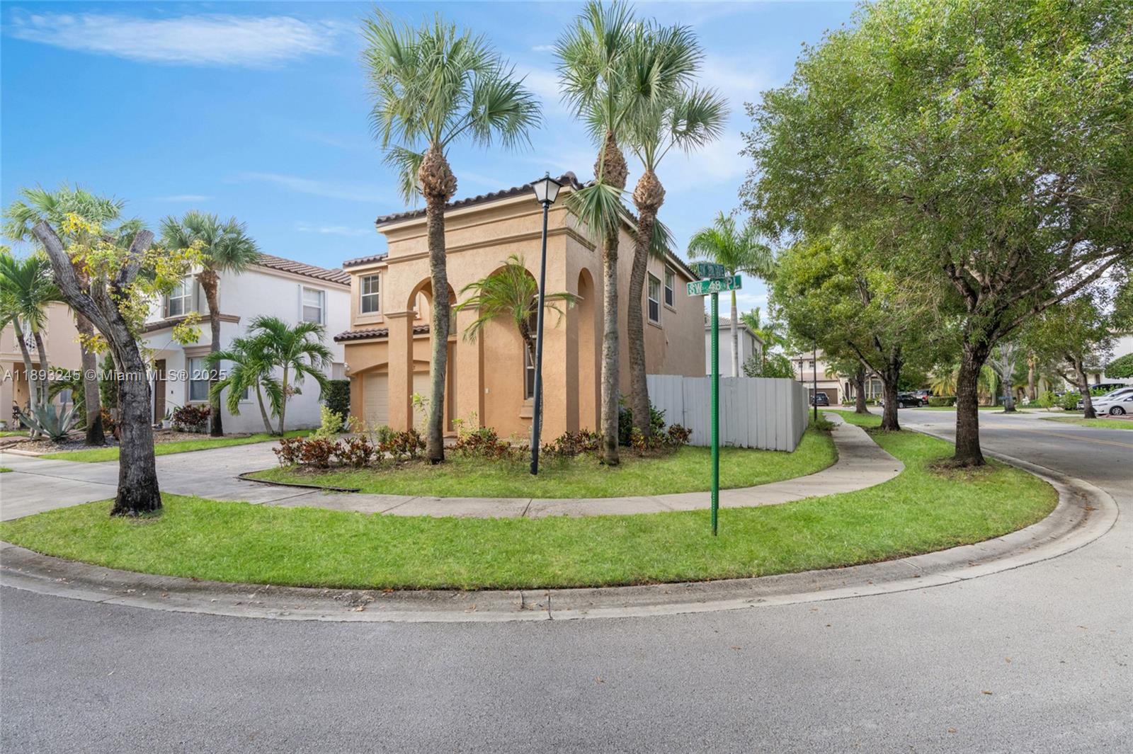 RIVIERA ISLES III - Residential