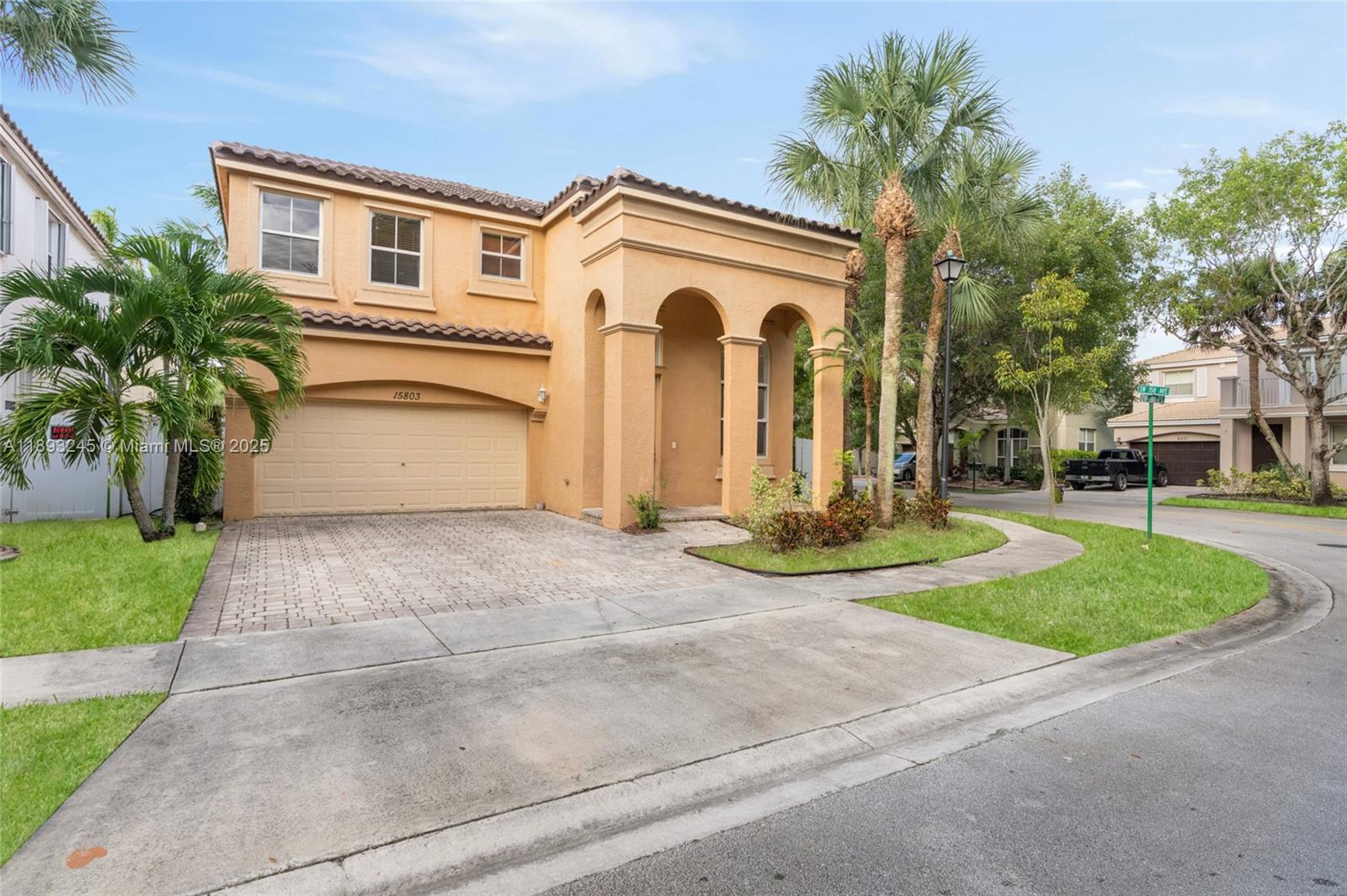 RIVIERA ISLES III - Residential