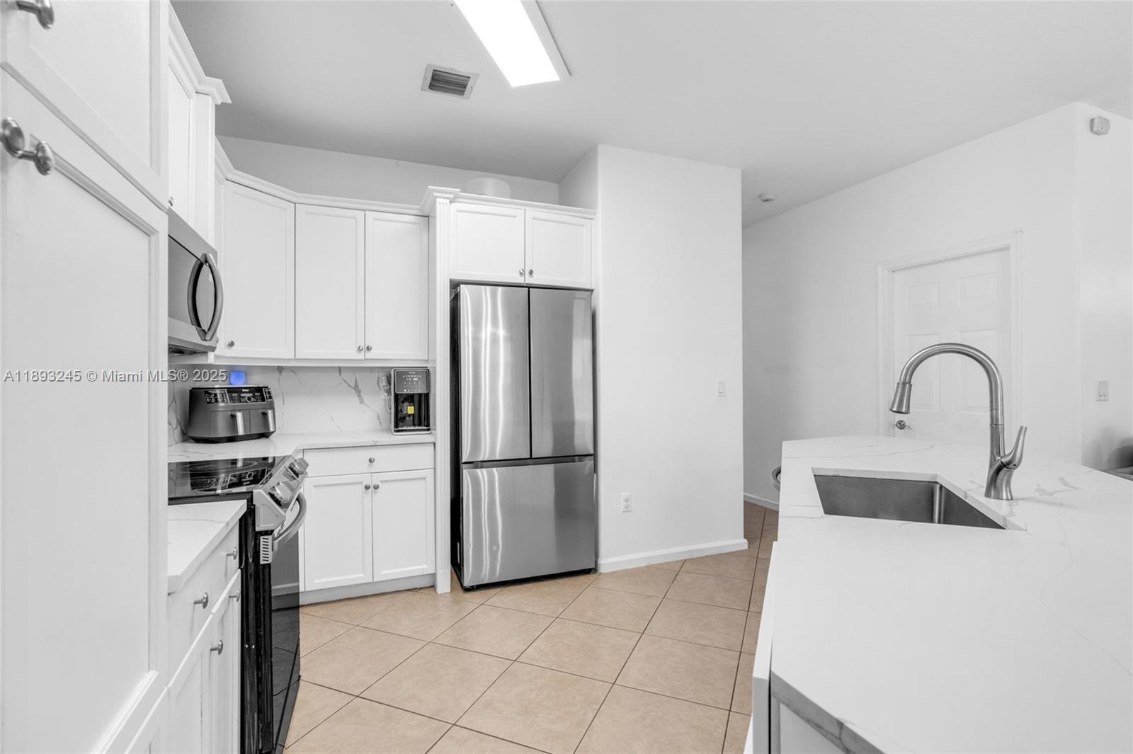 RIVIERA ISLES III - Residential