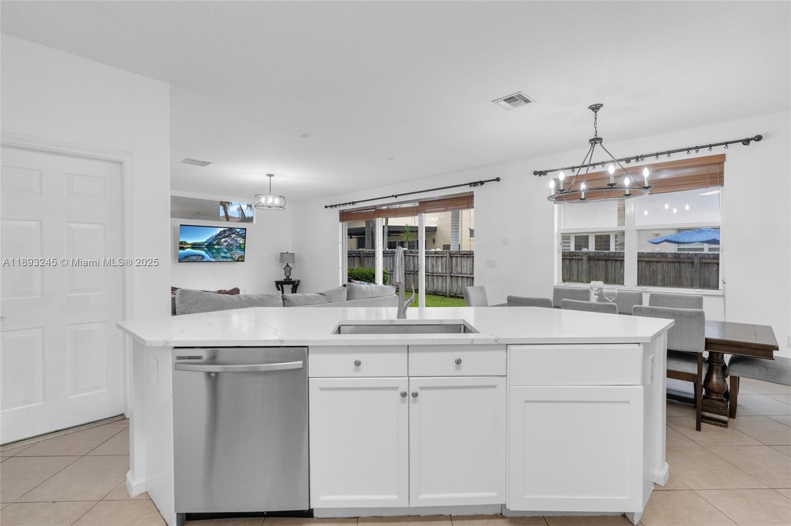 RIVIERA ISLES III - Residential