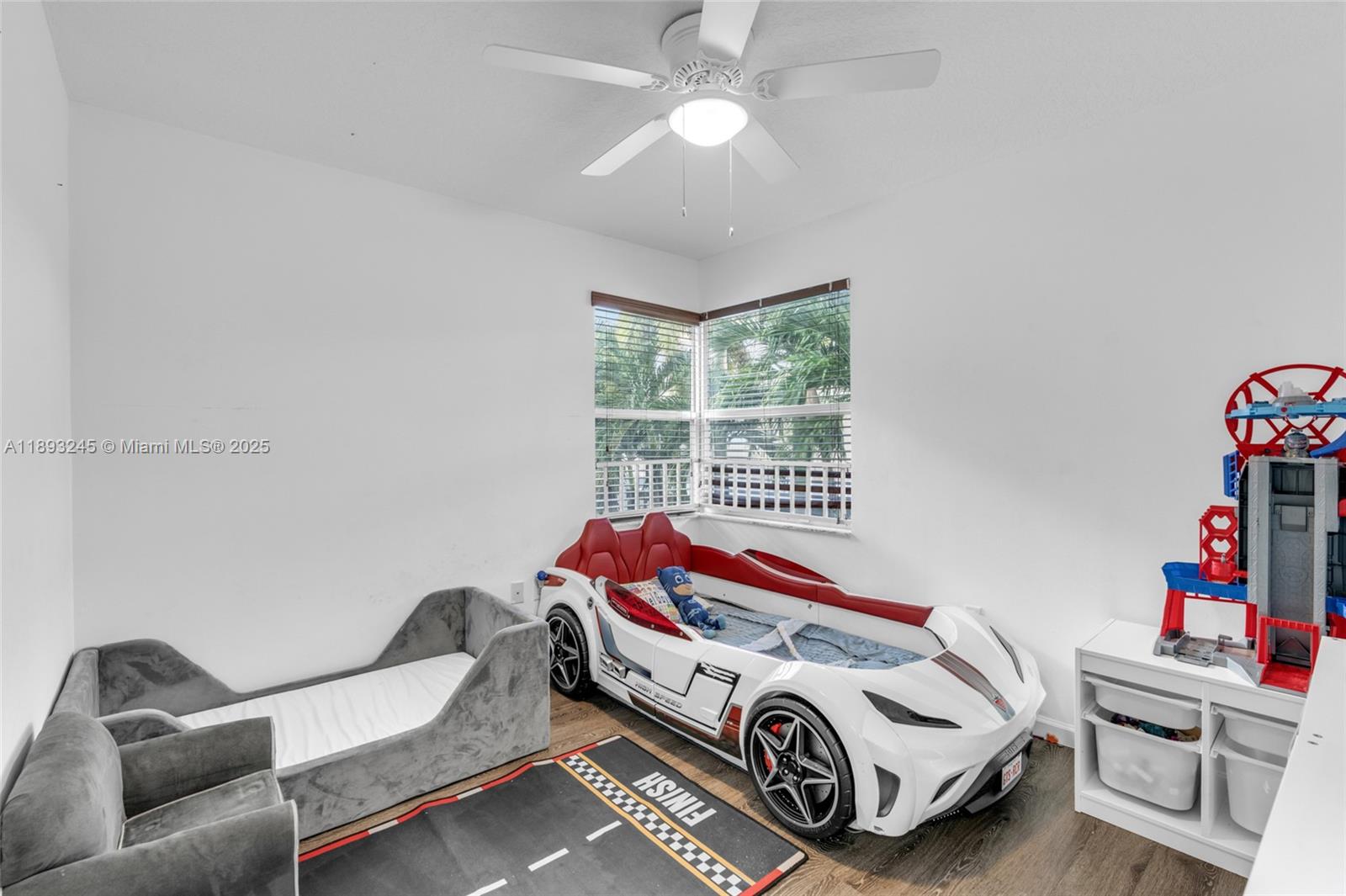 RIVIERA ISLES III - Residential
