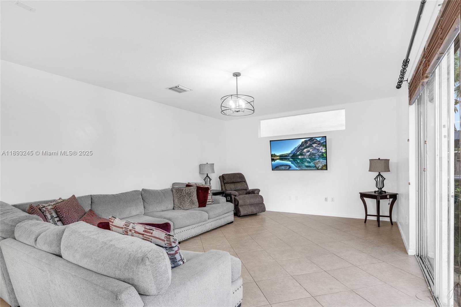 RIVIERA ISLES III - Residential