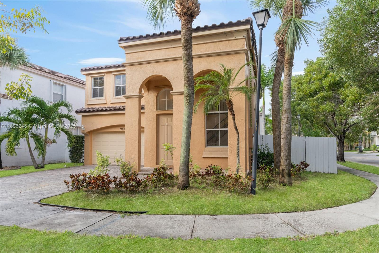 RIVIERA ISLES III - Residential