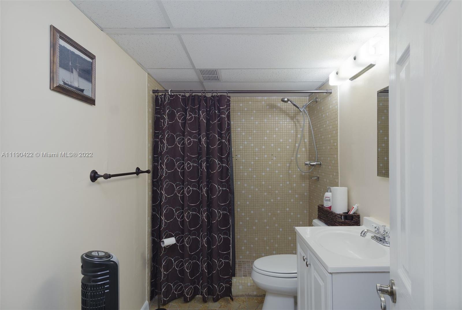 GLENDALE MANOR - Residential