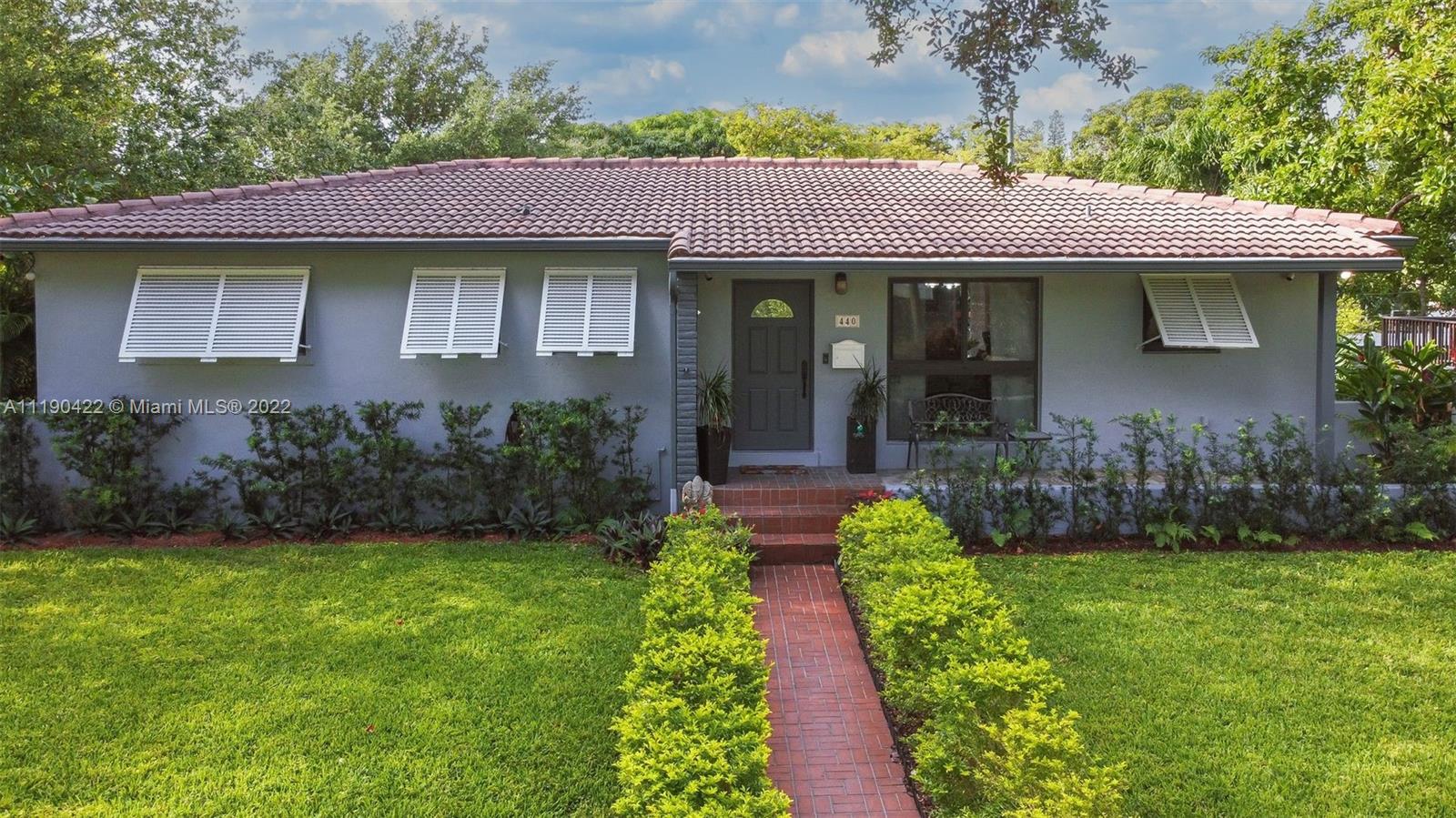 GLENDALE MANOR - Residential