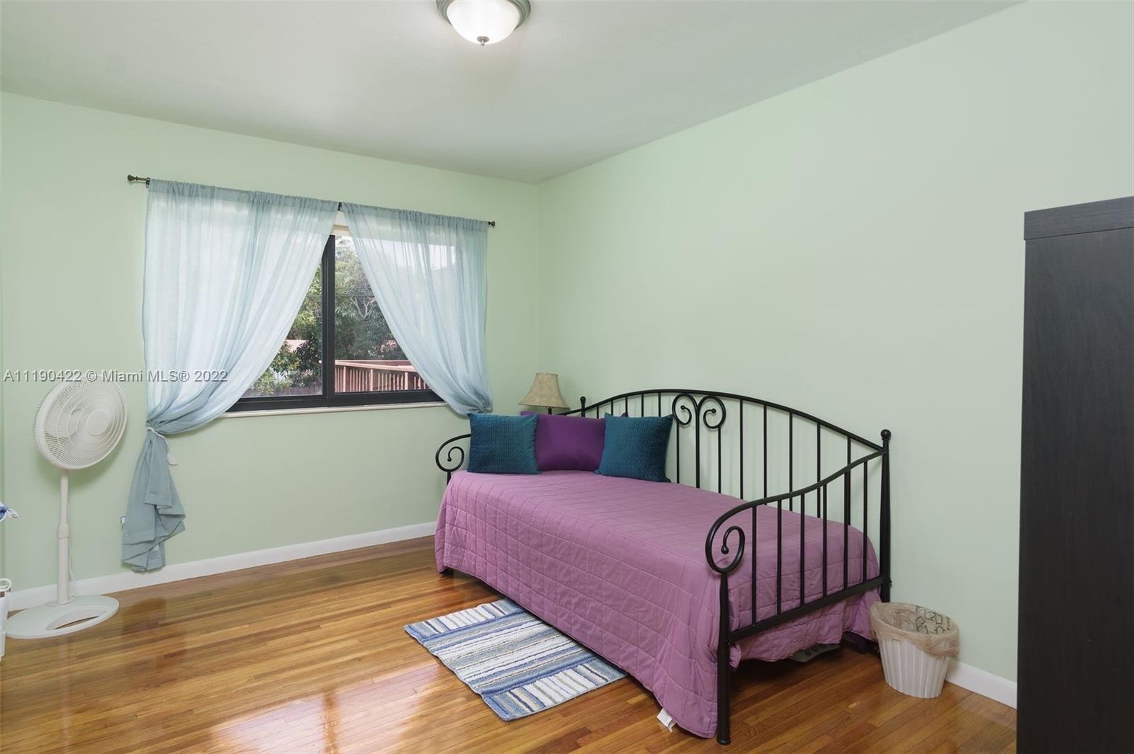 GLENDALE MANOR - Residential