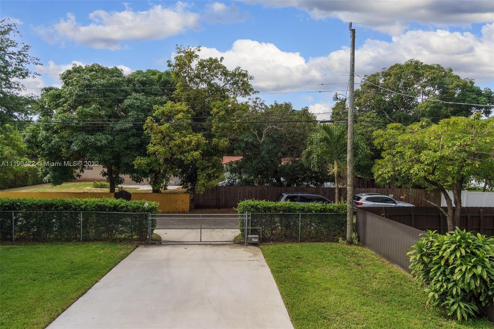 GLENDALE MANOR - Residential