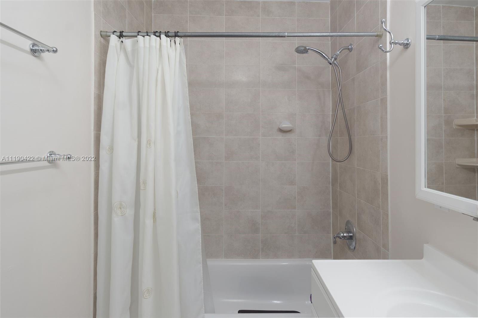 GLENDALE MANOR - Residential