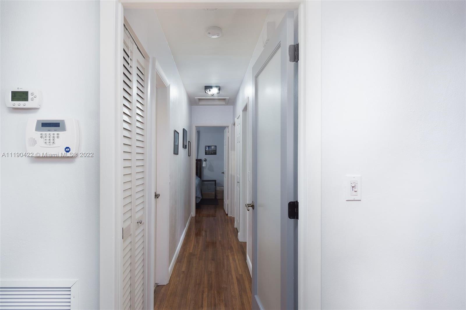 GLENDALE MANOR - Residential