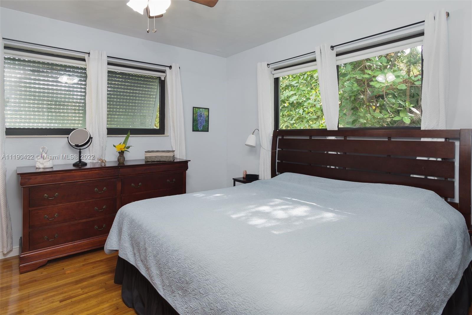 GLENDALE MANOR - Residential