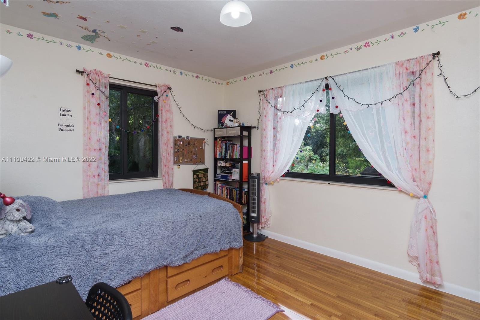 GLENDALE MANOR - Residential