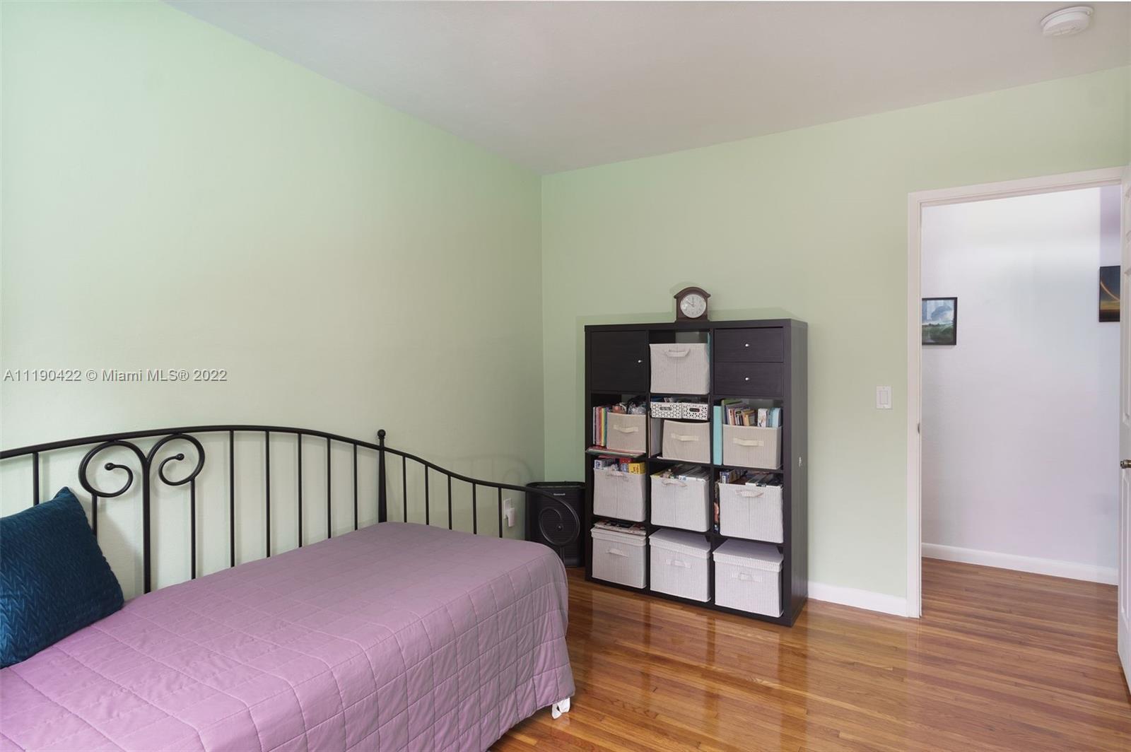 GLENDALE MANOR - Residential