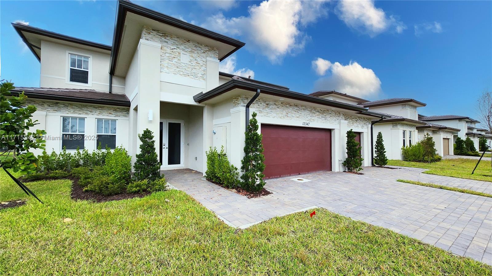 12347 Sw 43rd Ct, Davie, Broward County, Florida - 5 Bedrooms  
5 Bathrooms - 