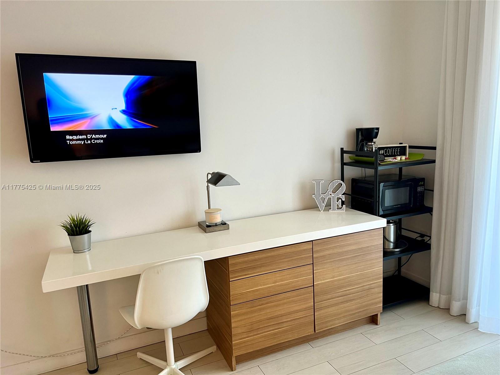 BEACHWALK CONDOMINIUM - Residential